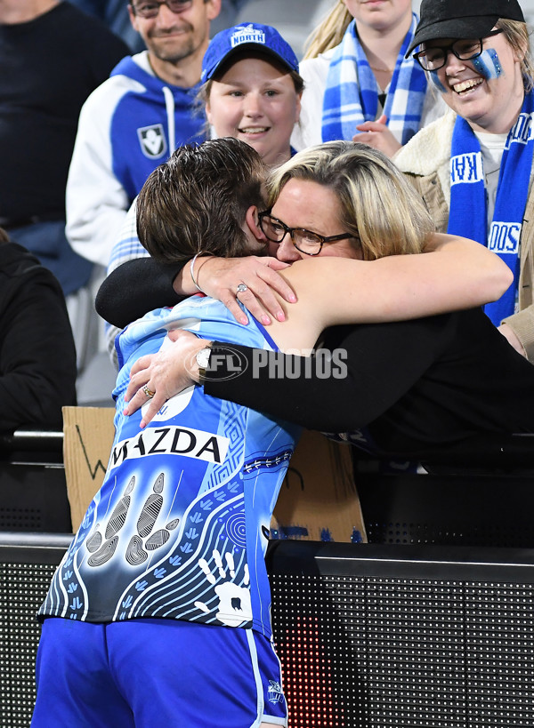AFLW 2022 S7 First Elimination Final - Geelong v North Melbourne - A-532579