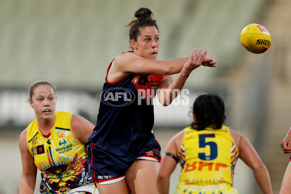 AFLW 2022 S7 Second Qualifying Final - Melbourne v Adelaide - A-534409