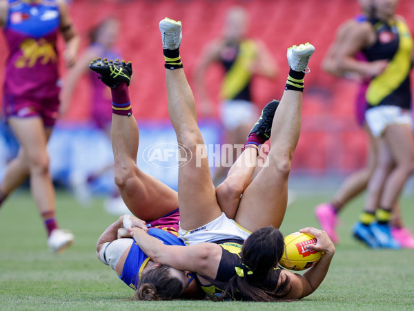 AFLW 2022 S7 First Qualifying Final - Brisbane v Richmond - A-537089