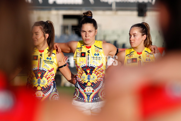 AFLW 2022 S7 Second Qualifying Final - Melbourne v Adelaide - A-537107