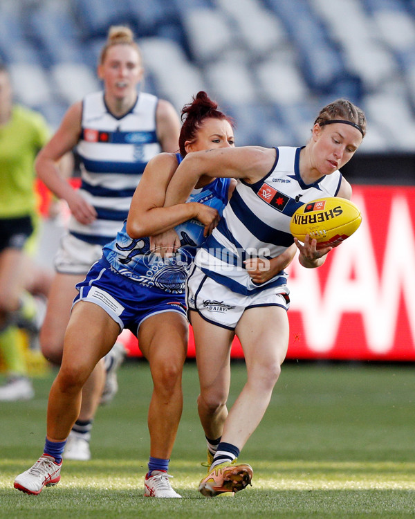 AFLW 2022 S7 First Elimination Final - Geelong v North Melbourne - A-537859