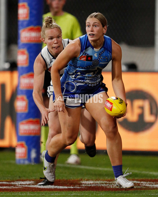 AFLW 2022 S7 First Elimination Final - Geelong v North Melbourne - A-537912