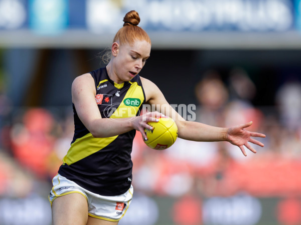 AFLW 2022 S7 First Qualifying Final - Brisbane v Richmond - A-539454