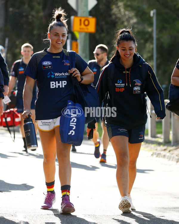 AFLW 2022 S7 Second Qualifying Final - Melbourne v Adelaide - A-539491