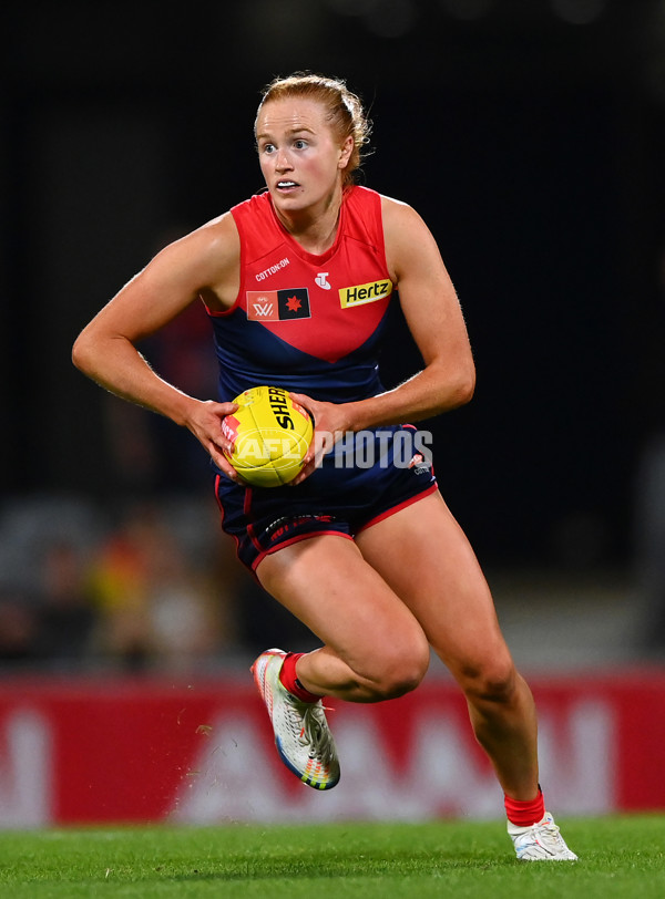 AFLW 2022 S7 Second Qualifying Final - Melbourne v Adelaide - A-540745