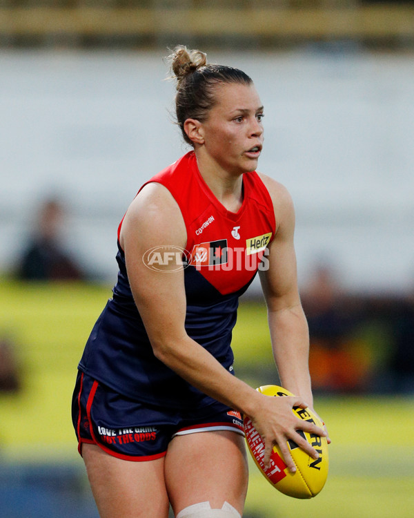 AFLW 2022 S7 Second Qualifying Final - Melbourne v Adelaide - A-541794