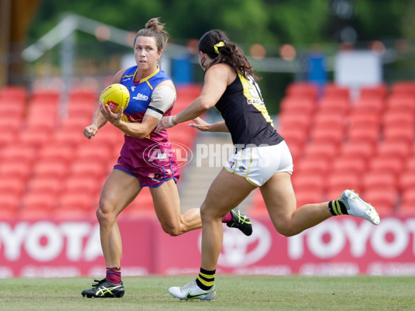 AFLW 2022 S7 First Qualifying Final - Brisbane v Richmond - A-541819