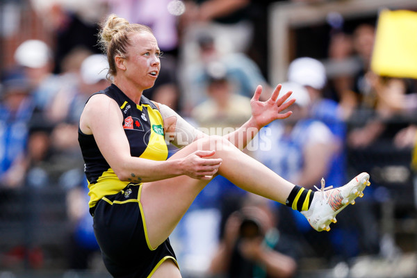 AFLW 2022 S7 First Semi Final - Richmond v North Melbourne - A-543278