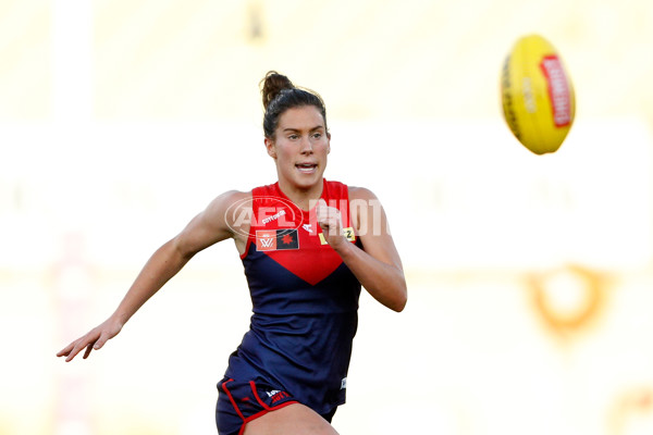 AFLW 2022 S7 Second Qualifying Final - Melbourne v Adelaide - A-544124