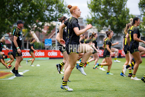 AFLW 2022 S7 First Semi Final - Richmond v North Melbourne - A-544150