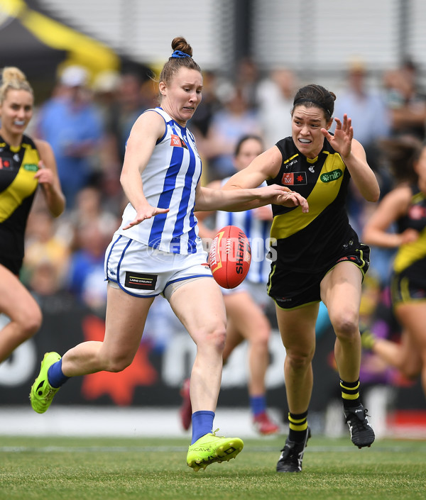 AFLW 2022 S7 First Semi Final - Richmond v North Melbourne - A-545928
