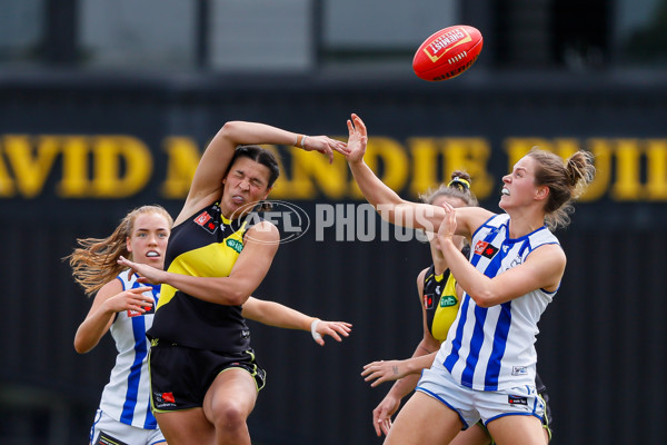 AFLW 2022 S7 First Semi Final - Richmond v North Melbourne - A-546000