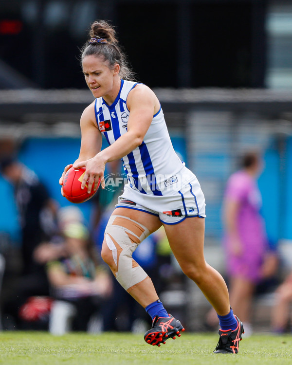 AFLW 2022 S7 First Semi Final - Richmond v North Melbourne - A-546002