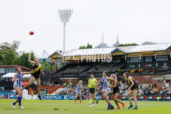 AFLW 2022 S7 First Semi Final - Richmond v North Melbourne - A-546444