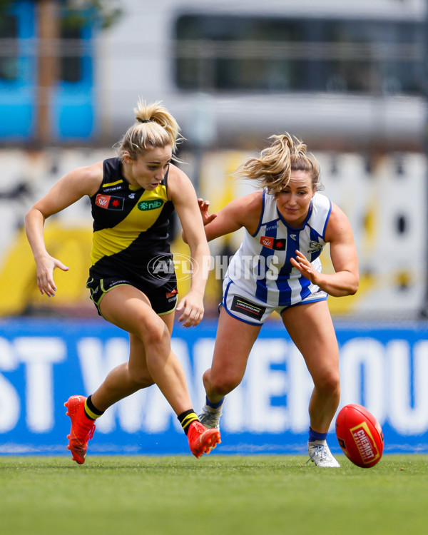 AFLW 2022 S7 First Semi Final - Richmond v North Melbourne - A-546446