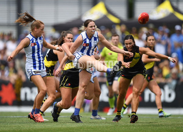AFLW 2022 S7 First Semi Final - Richmond v North Melbourne - A-546500