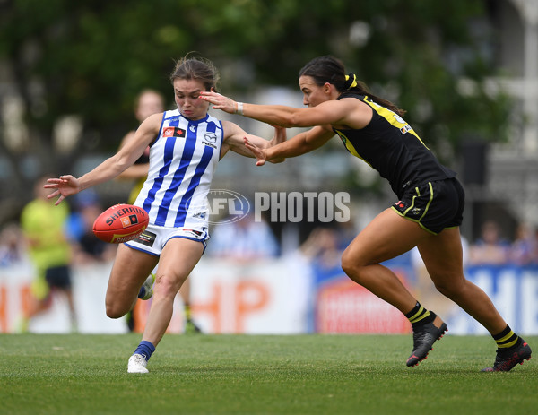 AFLW 2022 S7 First Semi Final - Richmond v North Melbourne - A-548559