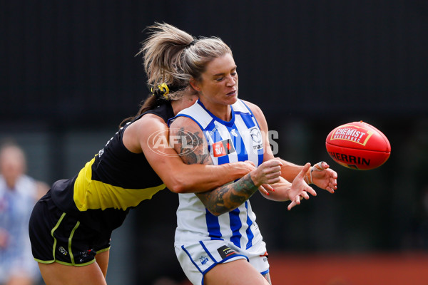 AFLW 2022 S7 First Semi Final - Richmond v North Melbourne - A-548563