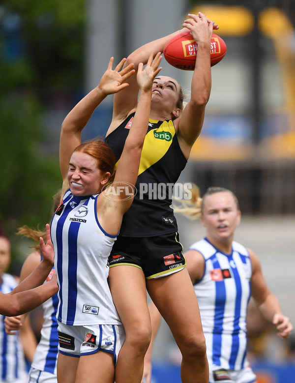 AFLW 2022 S7 First Semi Final - Richmond v North Melbourne - A-551341