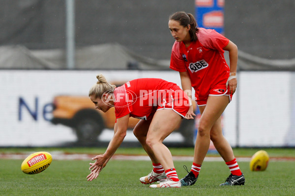 AFLW 2022 S7 Round 10 - Geelong v Sydney - A-557035