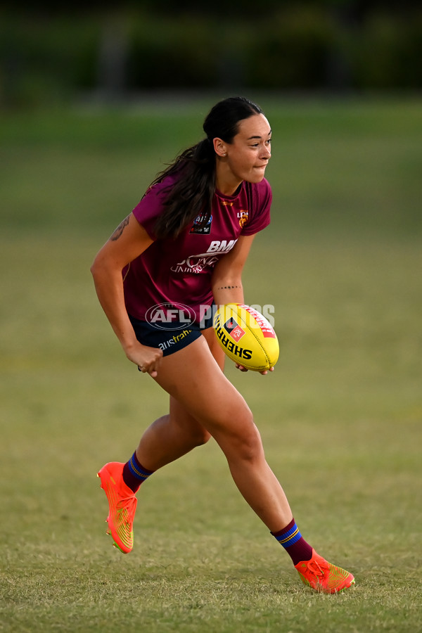 AFLW 2022 S7 Training - Brisbane Lions 151122 - A-557095