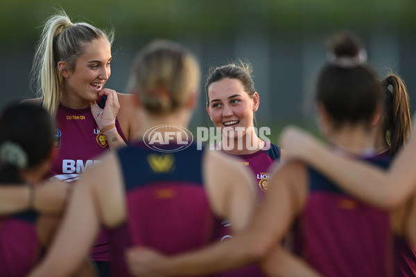AFLW 2022 S7 Training - Brisbane Lions 151122 - A-559969