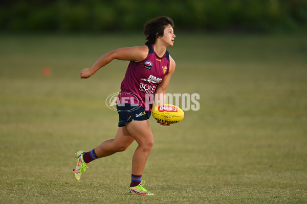 AFLW 2022 S7 Training - Brisbane Lions 151122 - A-560060