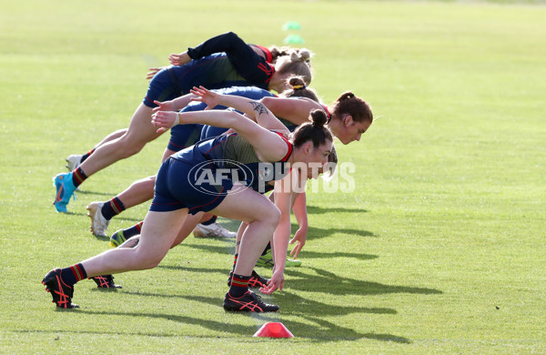 AFLW 2022 S7 Training - Adelaide Crows 161122 - A-567327