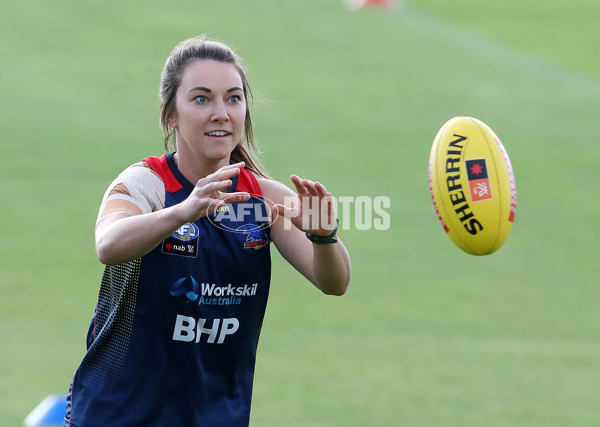 AFLW 2022 S7 Training - Adelaide Crows 161122 - A-569758