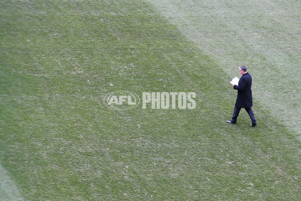 AFL 2018 Round 20 - Hawthorn v Essendon - 617166