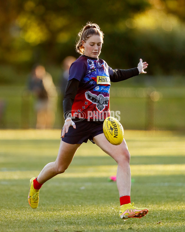AFLW 2022 S7 Training - Melbourne 171122 - A-573035