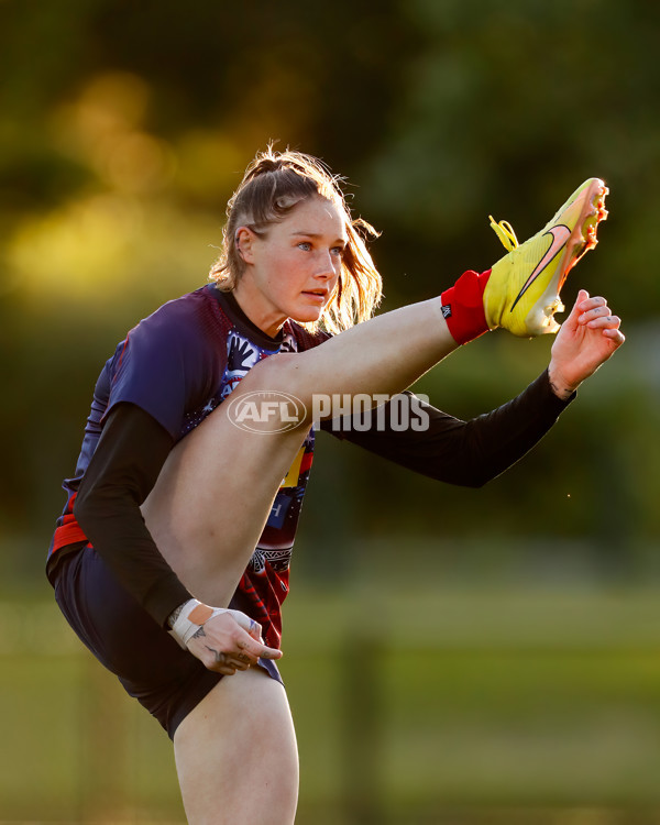 AFLW 2022 S7 Training - Melbourne 171122 - A-573054