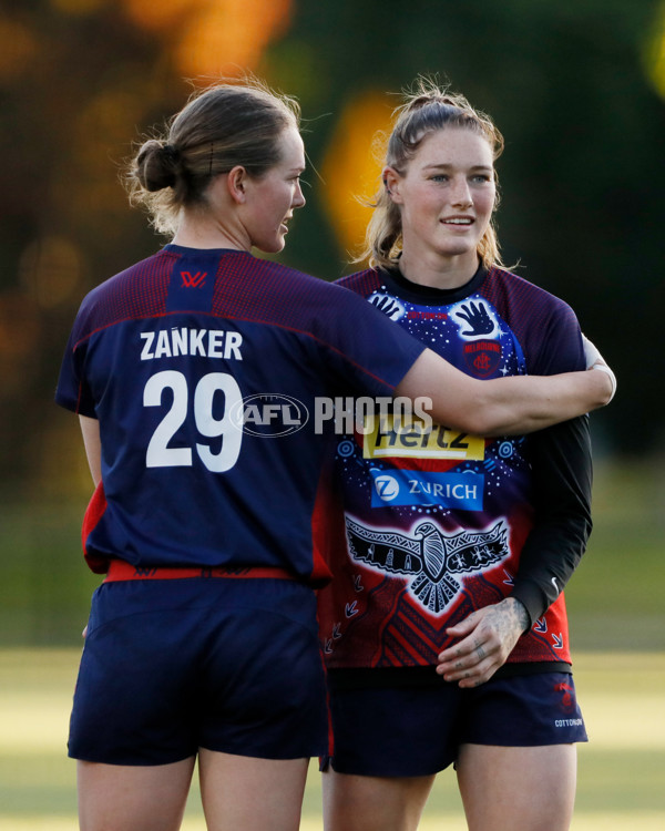 AFLW 2022 S7 Training - Melbourne 171122 - A-573063