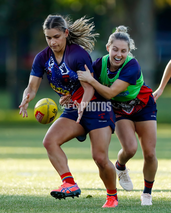 AFLW 2022 S7 Training - Melbourne 171122 - A-576311