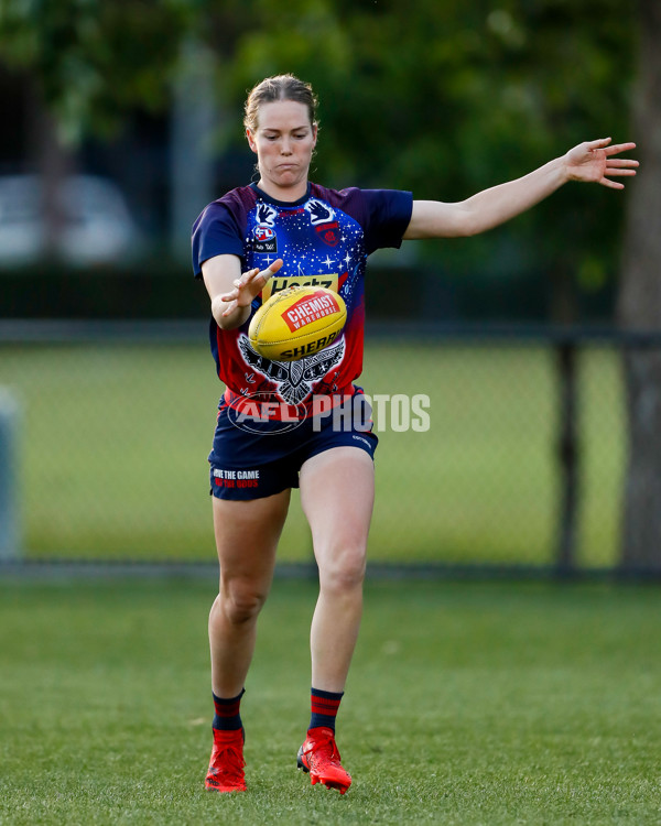 AFLW 2022 S7 Training - Melbourne 171122 - A-576495