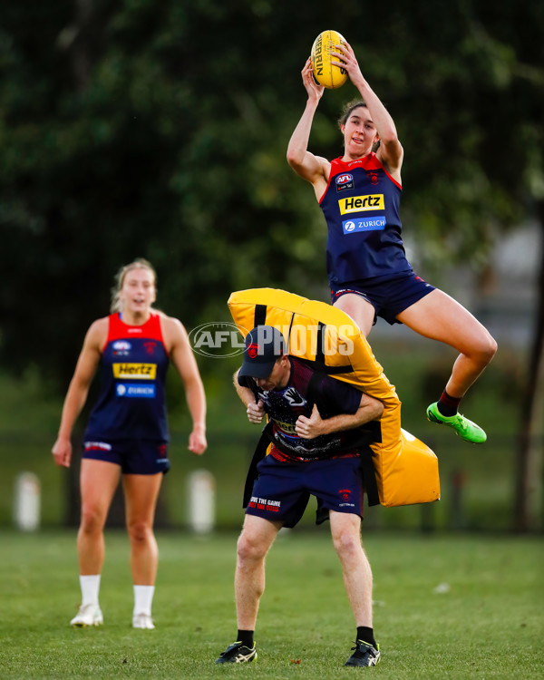AFLW 2022 S7 Training - Melbourne 171122 - A-579259