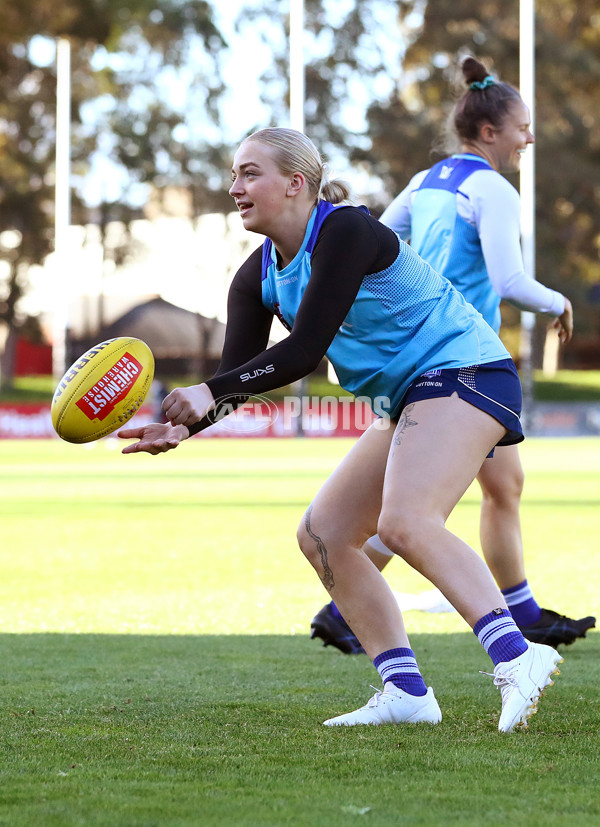 AFLW 2022 S7 Training - North Melbourne 171122 - A-579284