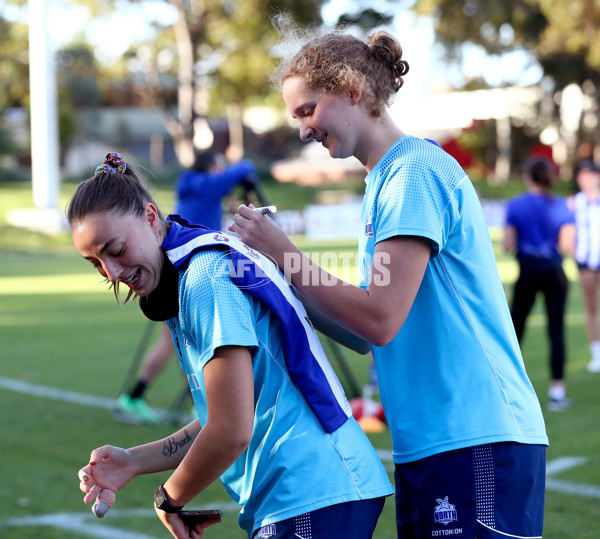 AFLW 2022 S7 Training - North Melbourne 171122 - A-579424