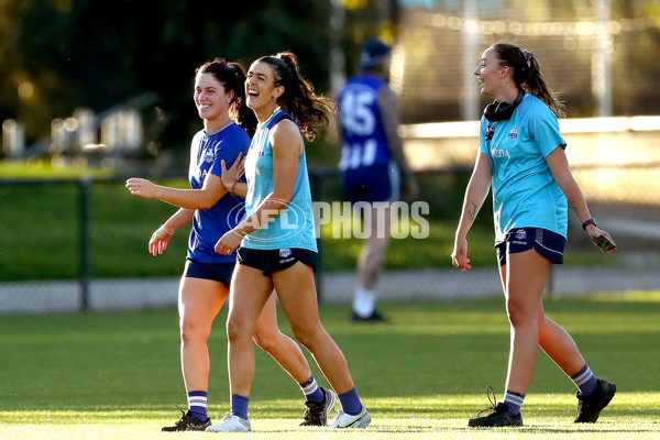 AFLW 2022 S7 Training - North Melbourne 171122 - A-581995