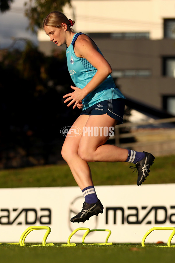 AFLW 2022 S7 Training - North Melbourne 171122 - A-582028
