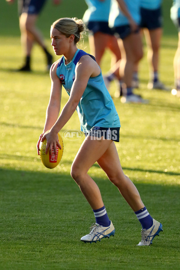 AFLW 2022 S7 Training - North Melbourne 171122 - A-582526