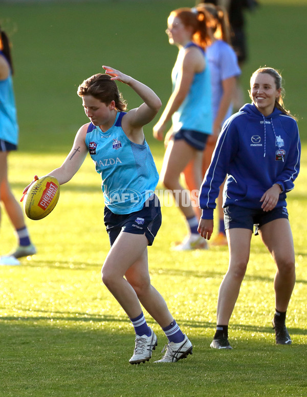 AFLW 2022 S7 Training - North Melbourne 171122 - A-584902