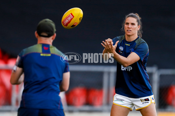 AFLW 2022 S7 First Preliminary Final - Brisbane v Adelaide - A-584967