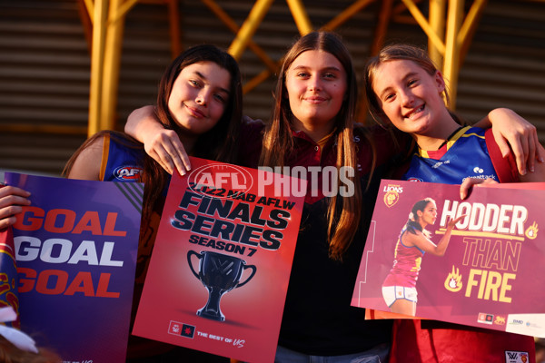 AFLW 2022 S7 First Preliminary Final - Brisbane v Adelaide - A-584982