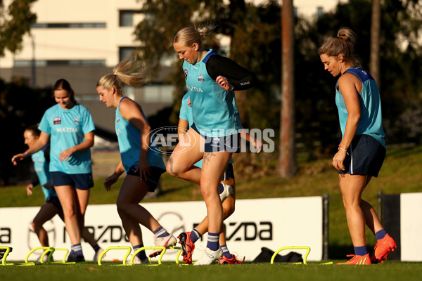 AFLW 2022 S7 Training - North Melbourne 171122 - A-585605