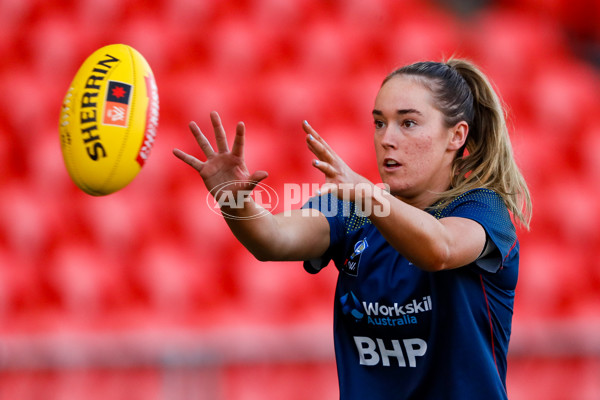 AFLW 2022 S7 First Preliminary Final - Brisbane v Adelaide - A-585642