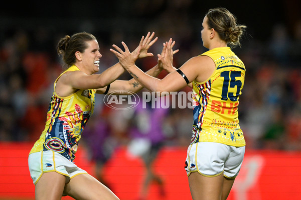 AFLW 2022 S7 First Preliminary Final - Brisbane v Adelaide - A-594192