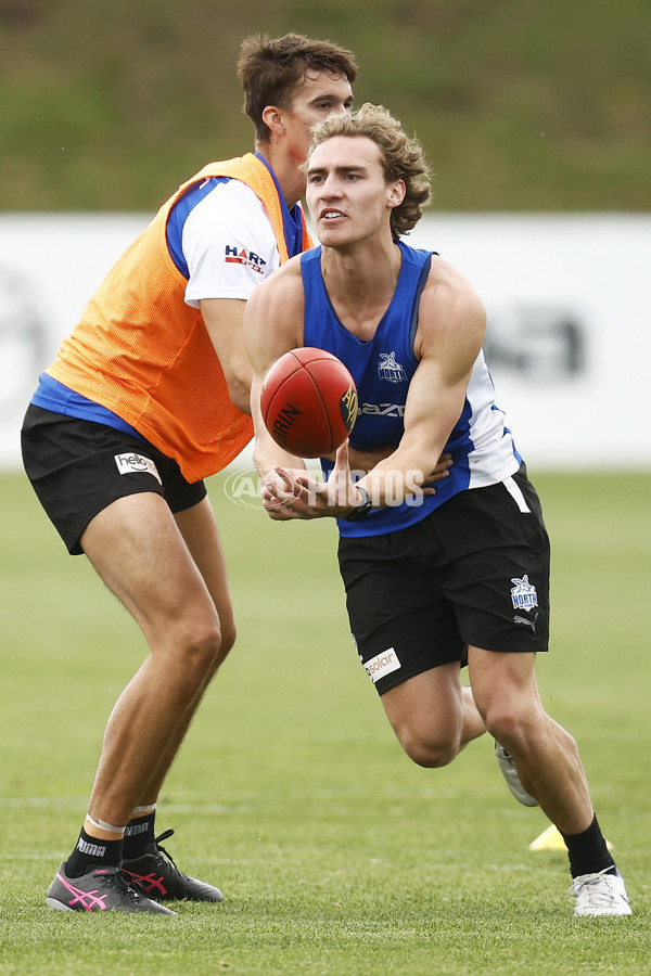 AFL 2022 Training - North Melbourne 211122 - A-621065