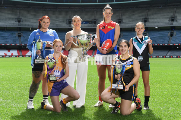 AFLW 2022 S7 Media - Melbourne Demons Media Opportunity 211122 - A-633288