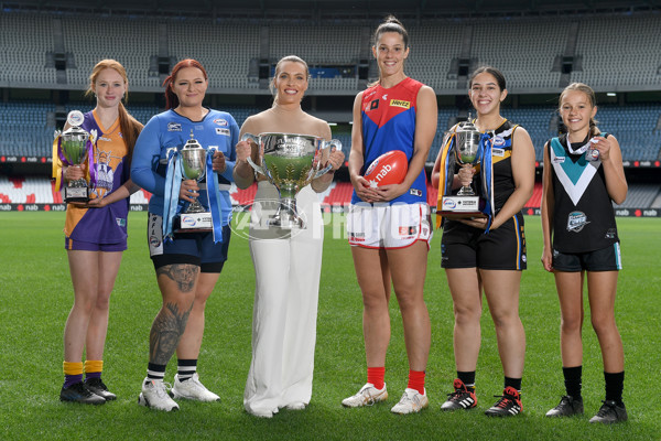 AFLW 2022 S7 Media - Melbourne Demons Media Opportunity 211122 - A-633302